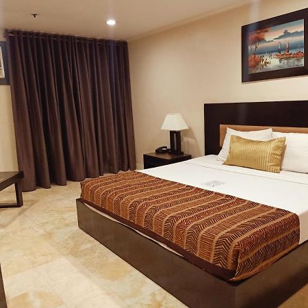 Paragon Tower Hotel Manila Exterior photo