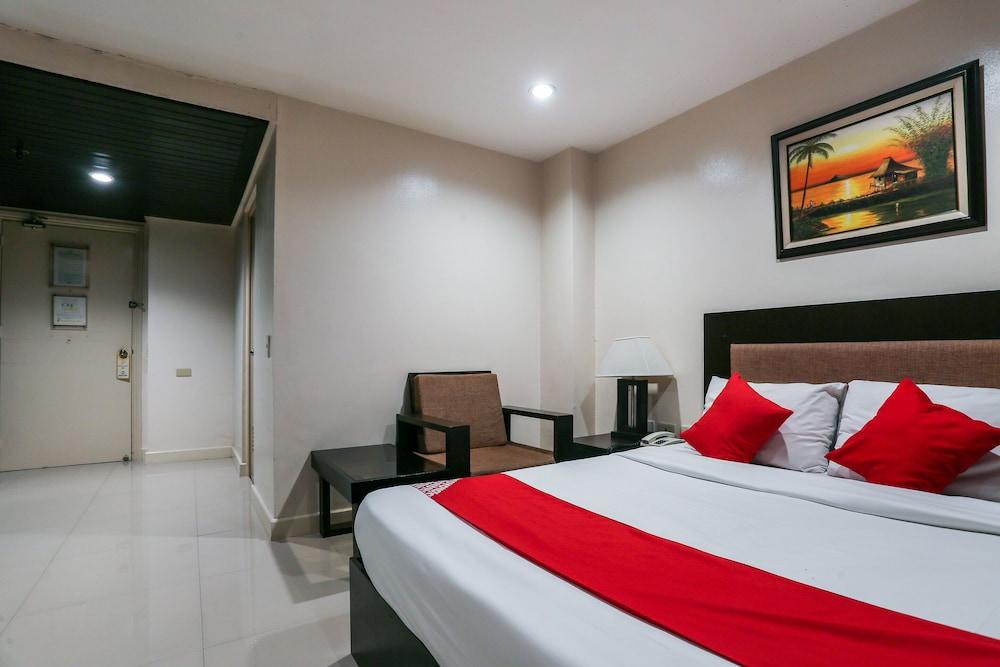 Paragon Tower Hotel Manila Exterior photo