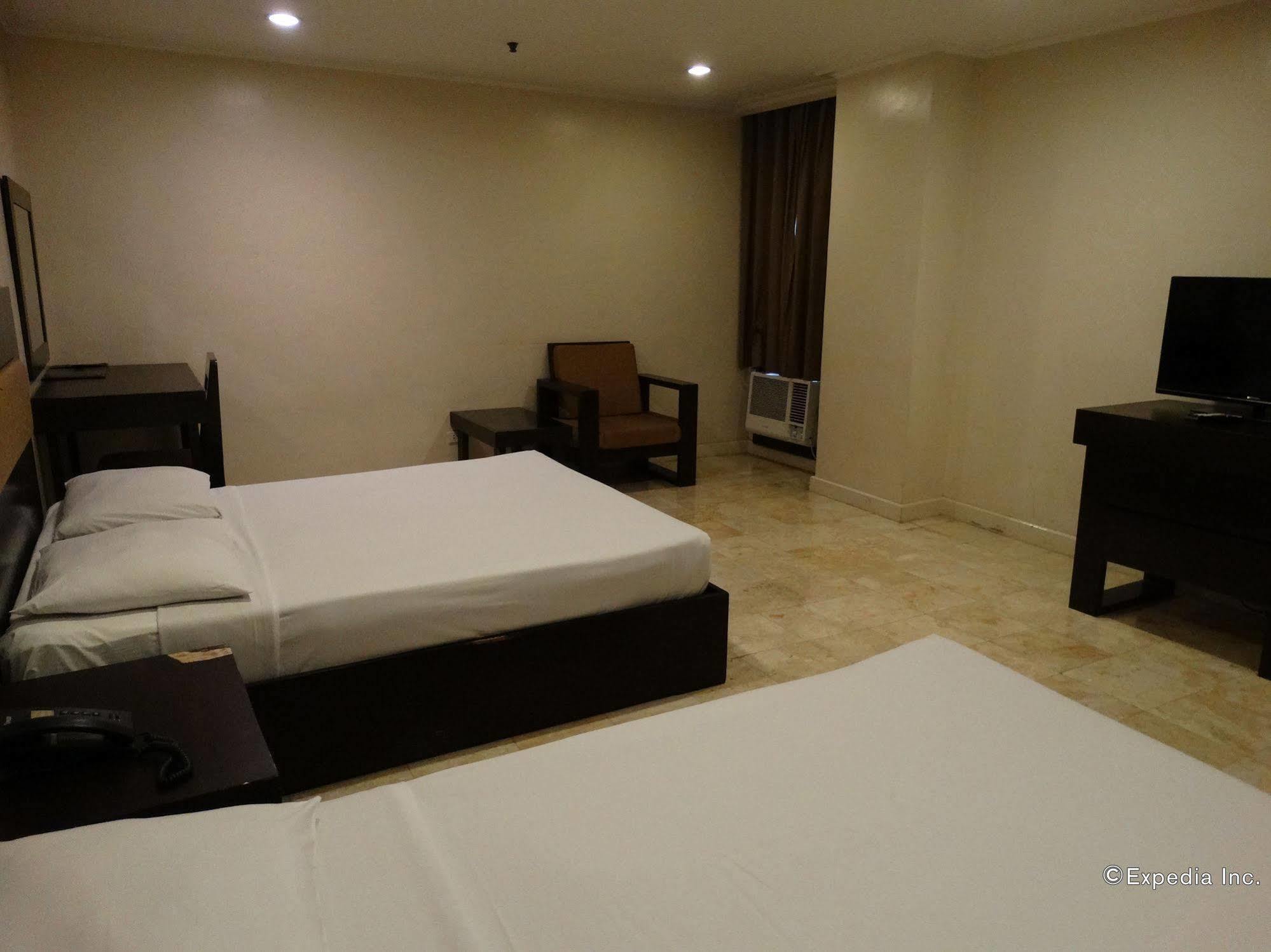 Paragon Tower Hotel Manila Exterior photo