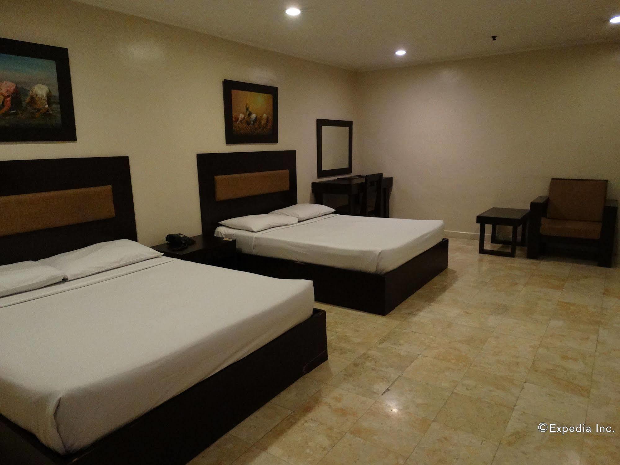 Paragon Tower Hotel Manila Exterior photo