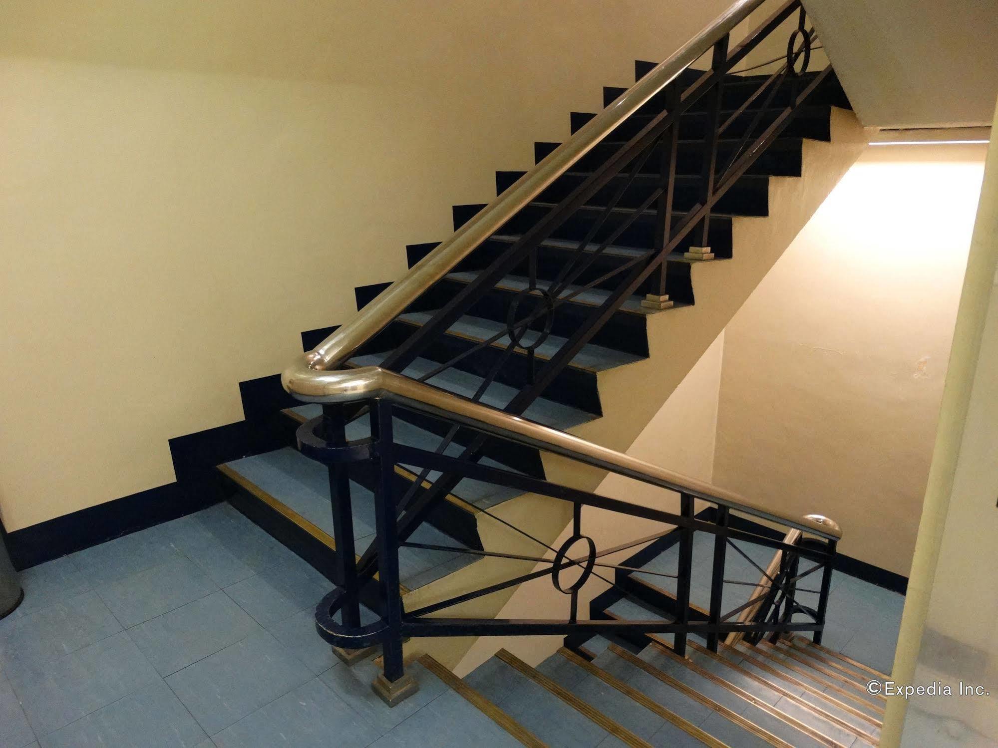 Paragon Tower Hotel Manila Exterior photo