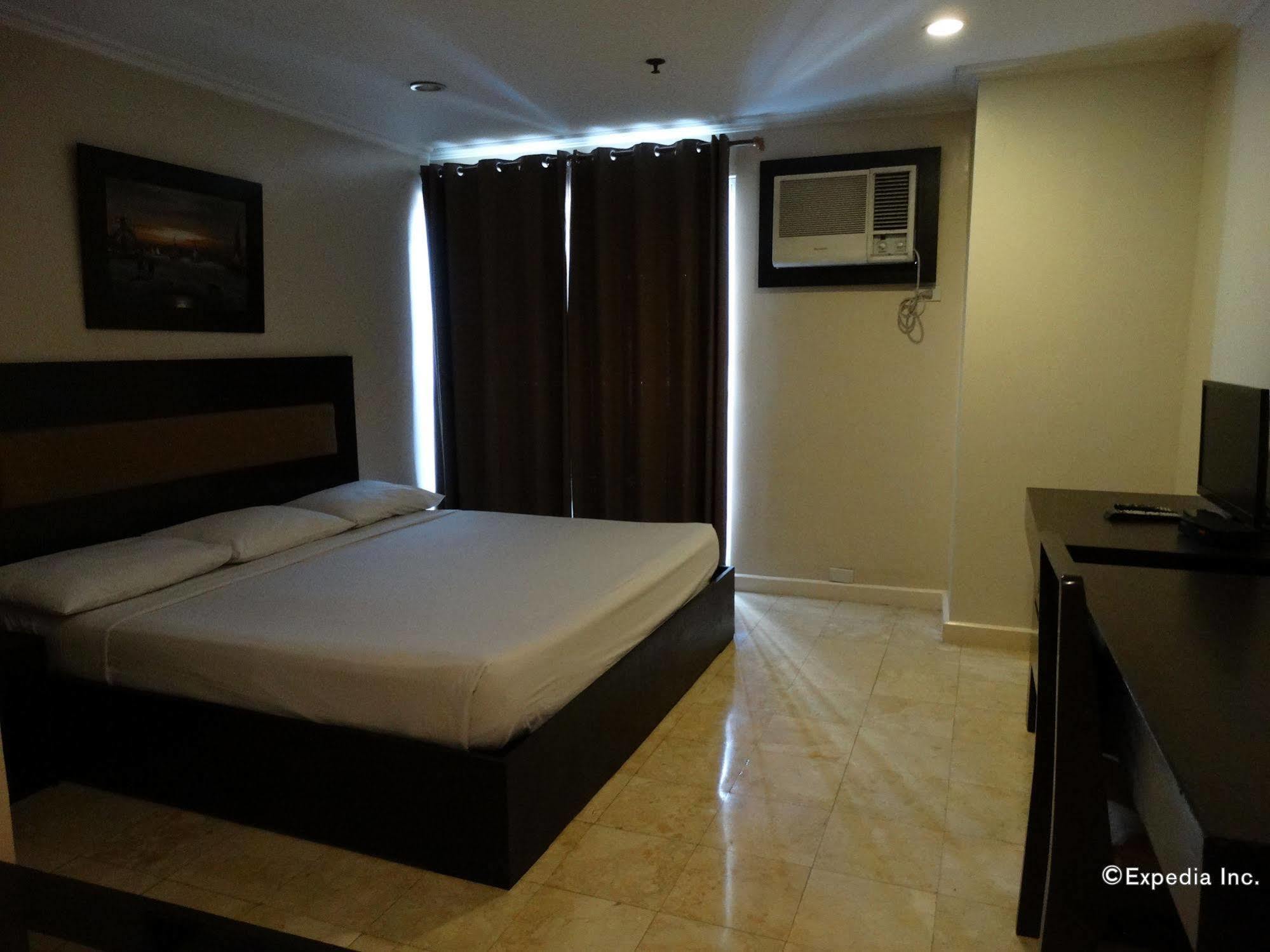 Paragon Tower Hotel Manila Exterior photo