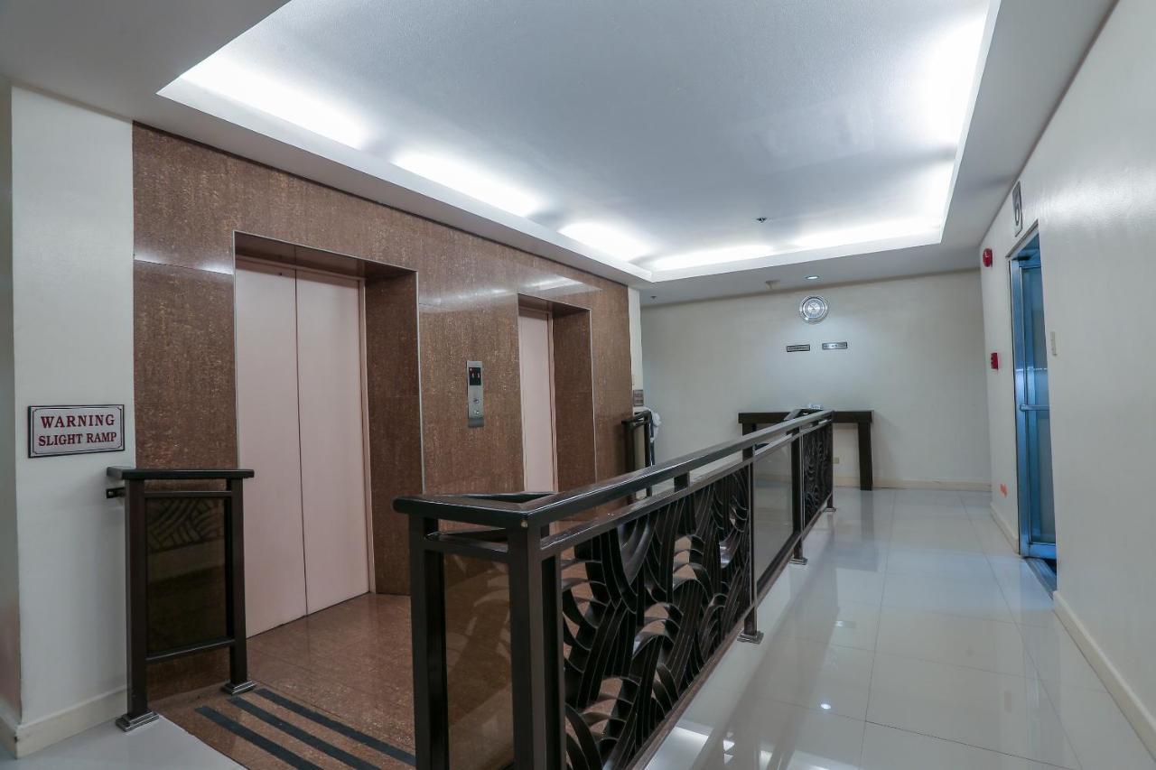 Paragon Tower Hotel Manila Exterior photo